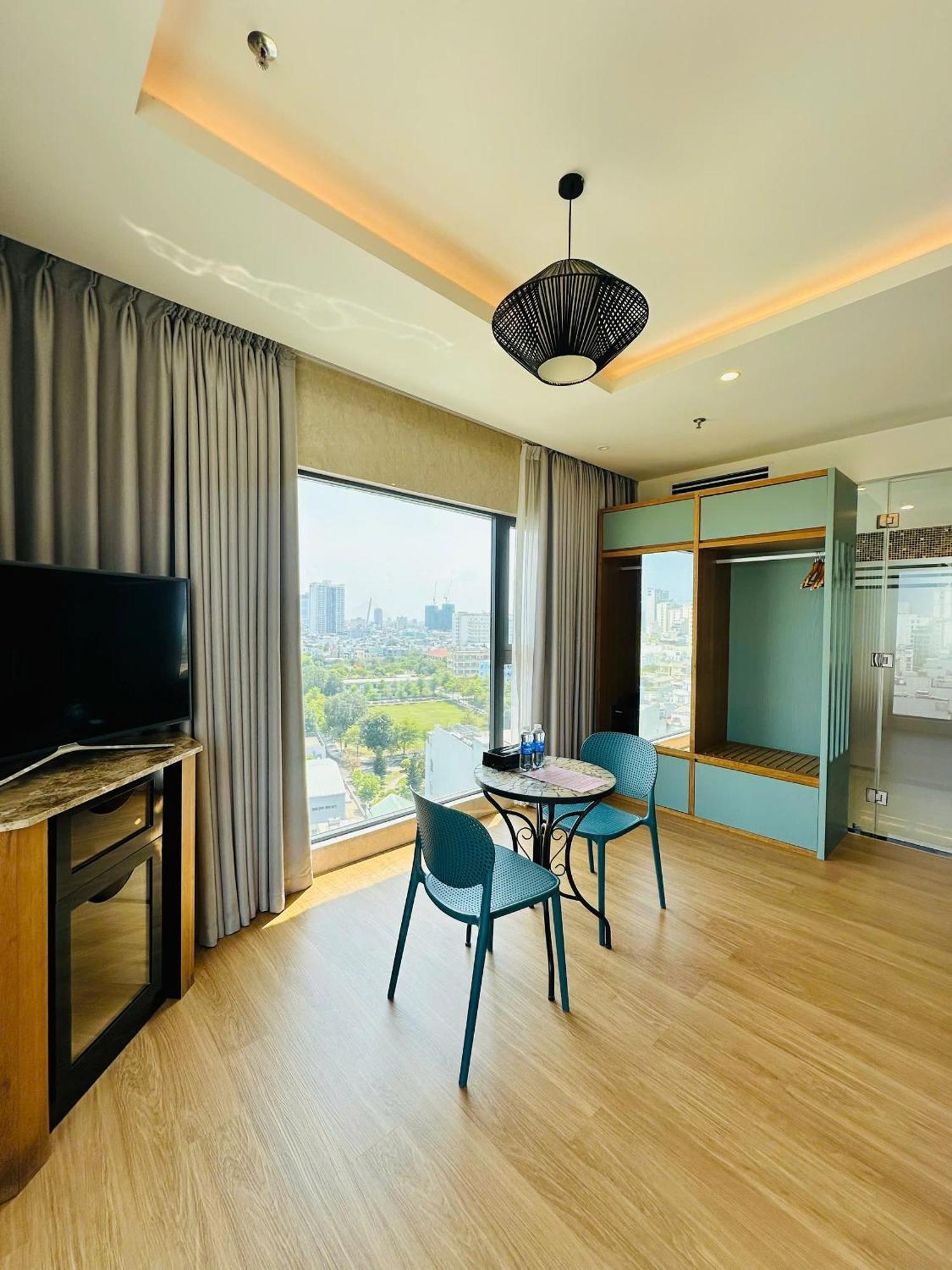 Nam Hotel & Residences Da Nang Exterior foto